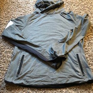 - Reebok pull -over size m